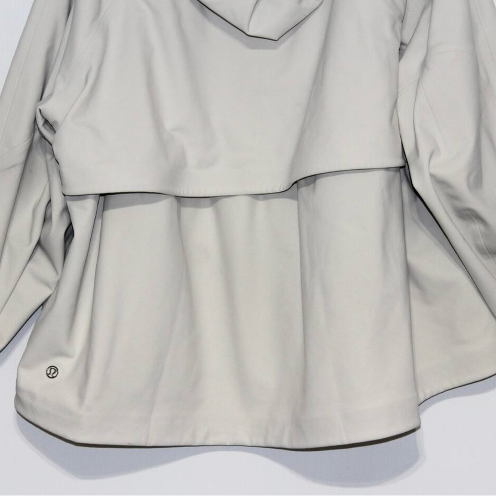 Lululemon RepelShell Rain 14 - Picture 15 of 15